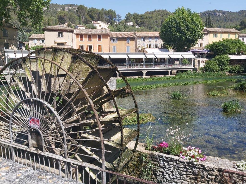 Gite Dans Les Pins Avec Piscine Mazan Exterior foto
